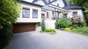Our team of Hammer Design Build Remodel can transform the curb appeal of your home